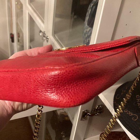 RARE Vintage red caviar chevron Chanel flap with 24 karat gold hardware - Picture 4 of 8